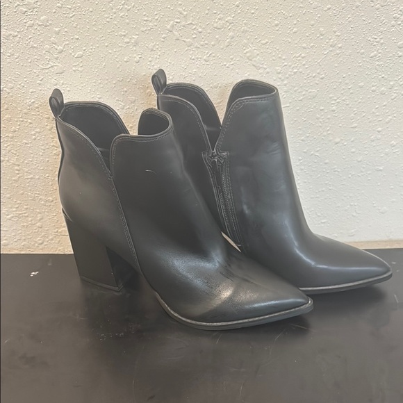 Elegant Black Women's Ankle Boots - Picture 1 of 4